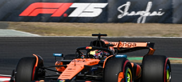 迈凯伦翻盘雷诺车队,皮亚斯特里关键制胜 迈凯伦翻盘雷诺车队,皮亚斯特里关键制胜