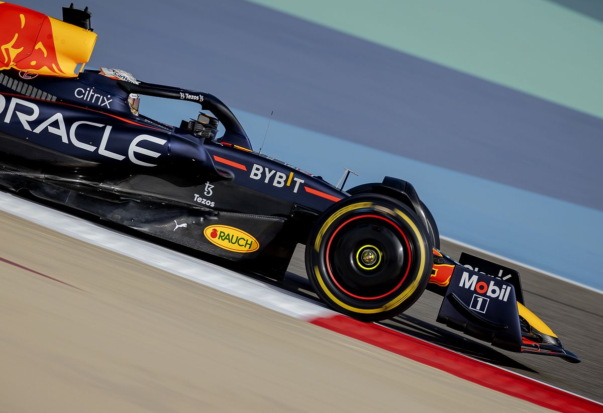 迈凯伦翻盘雷诺车队,皮亚斯特里关键制胜 迈凯伦翻盘雷诺车队,皮亚斯特里关键制胜